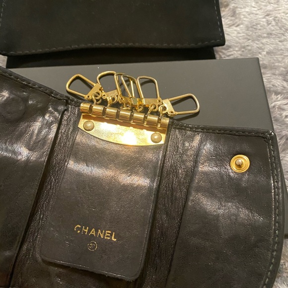 RARE CHANEL 6 key holder - Picture 9 of 15